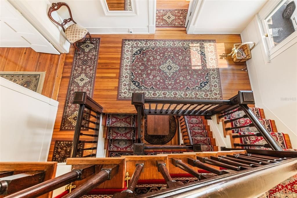 For Sale: $2,490,000 (6 beds, 5 baths, 3999 Square Feet)