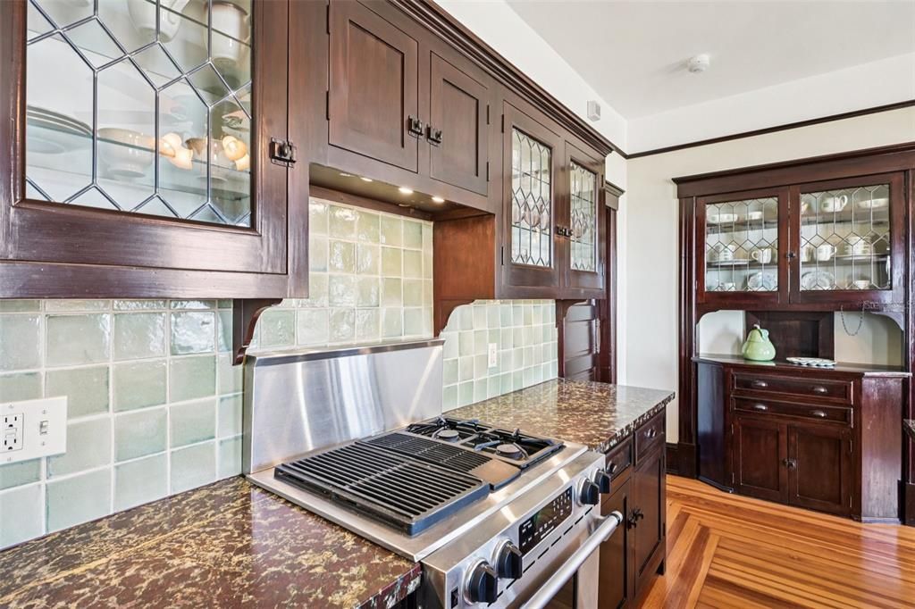 For Sale: $2,490,000 (6 beds, 5 baths, 3999 Square Feet)