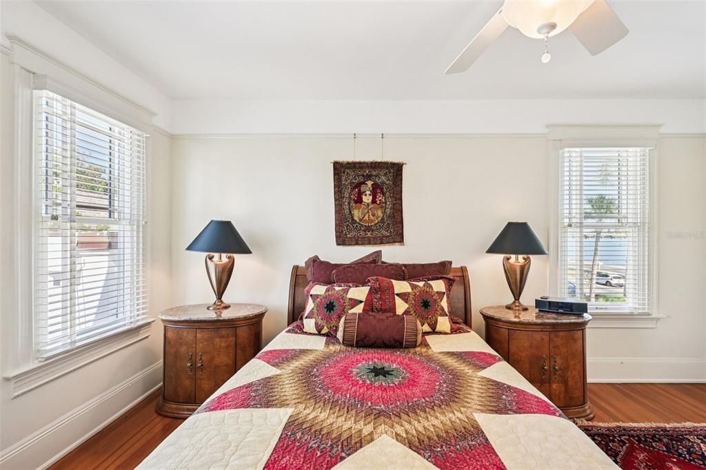 For Sale: $2,490,000 (6 beds, 5 baths, 3999 Square Feet)