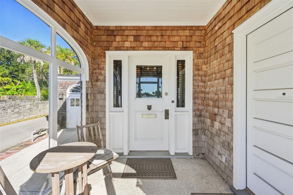 For Sale: $2,490,000 (6 beds, 5 baths, 3999 Square Feet)