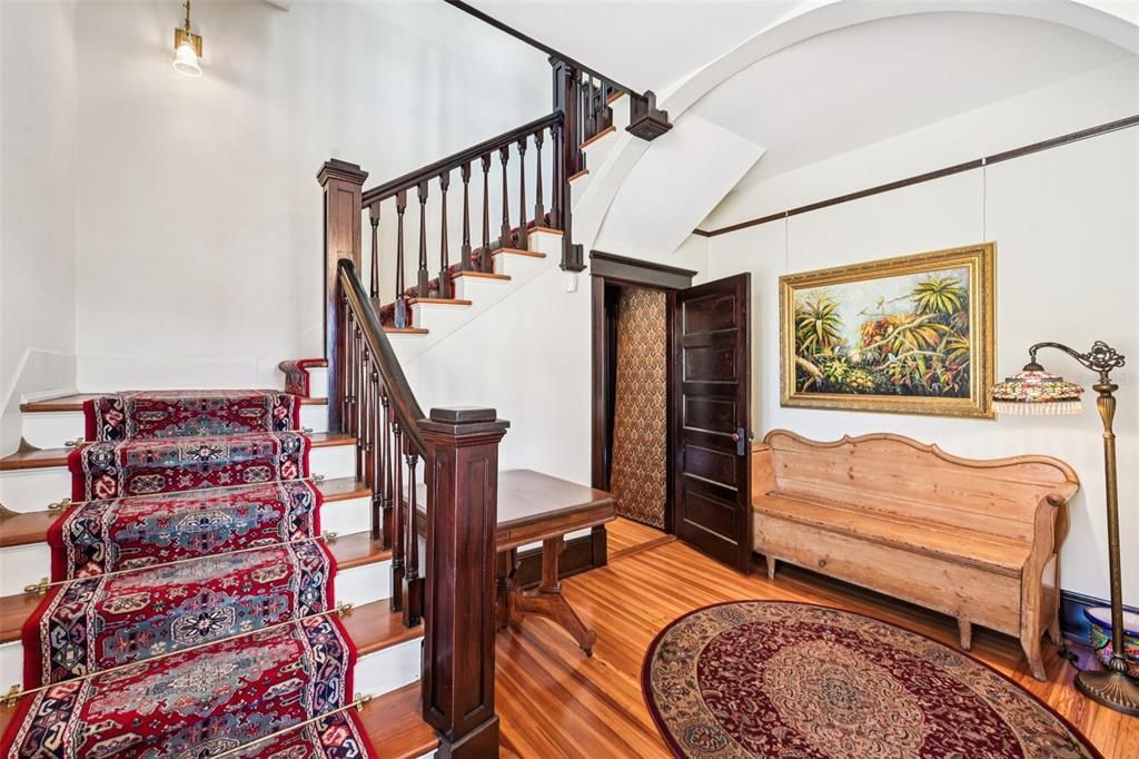 For Sale: $2,490,000 (6 beds, 5 baths, 3999 Square Feet)