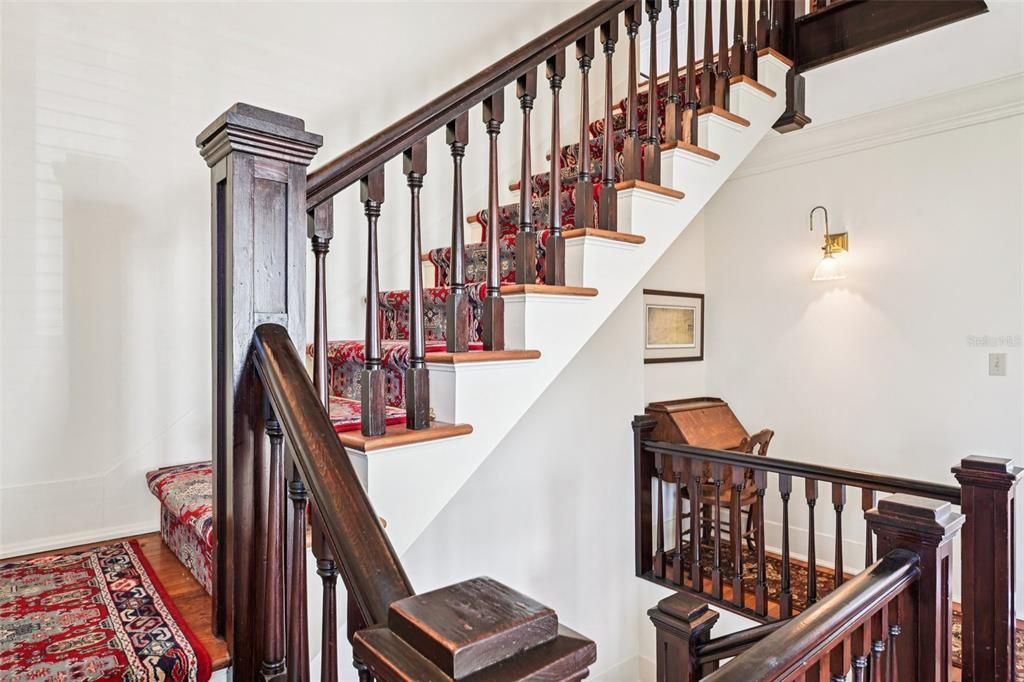 For Sale: $2,490,000 (6 beds, 5 baths, 3999 Square Feet)