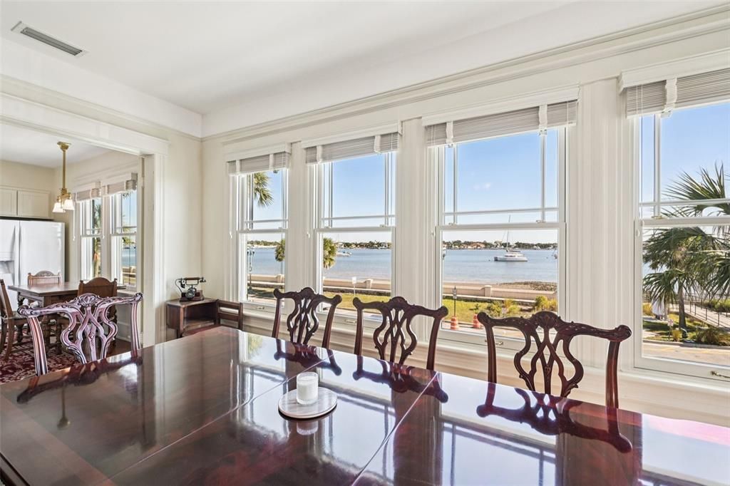 For Sale: $2,490,000 (6 beds, 5 baths, 3999 Square Feet)