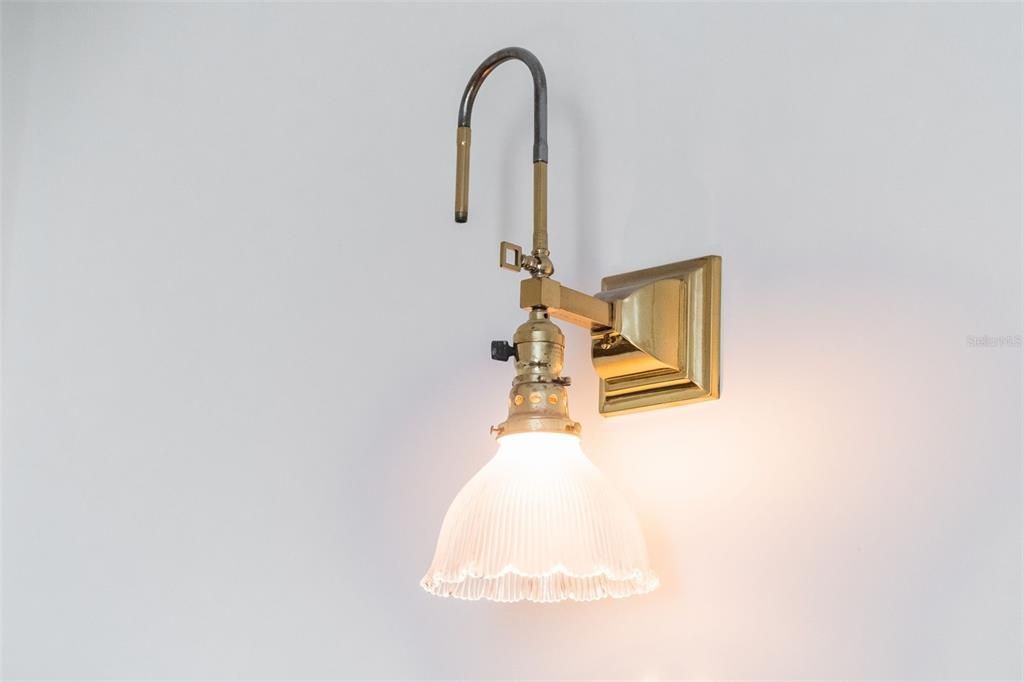 For Sale: $2,490,000 (6 beds, 5 baths, 3999 Square Feet)