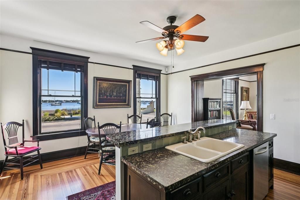 For Sale: $2,490,000 (6 beds, 5 baths, 3999 Square Feet)