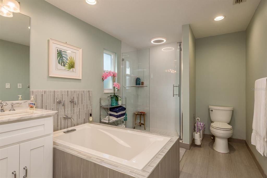 For Sale: $724,900 (4 beds, 2 baths, 2239 Square Feet)