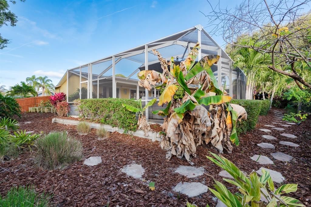 For Sale: $724,900 (4 beds, 2 baths, 2239 Square Feet)