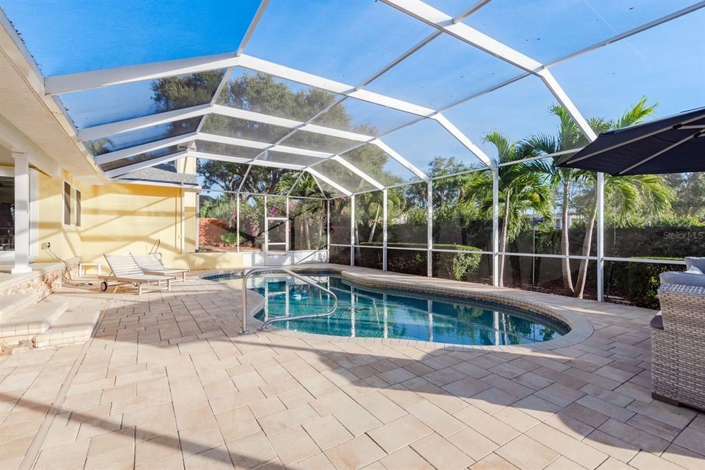 For Sale: $724,900 (4 beds, 2 baths, 2239 Square Feet)