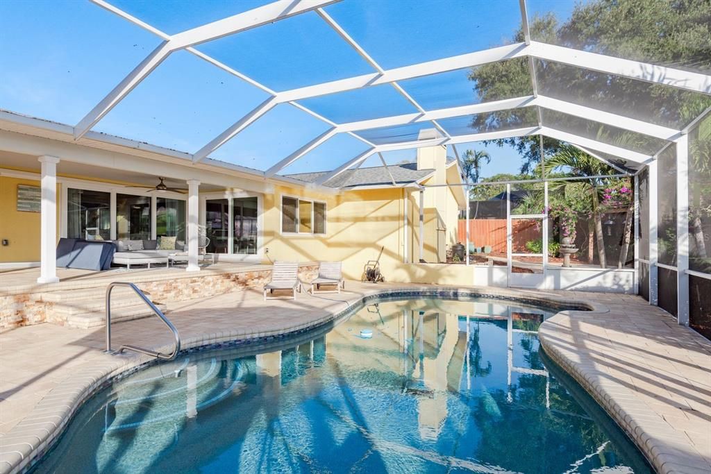 For Sale: $724,900 (4 beds, 2 baths, 2239 Square Feet)