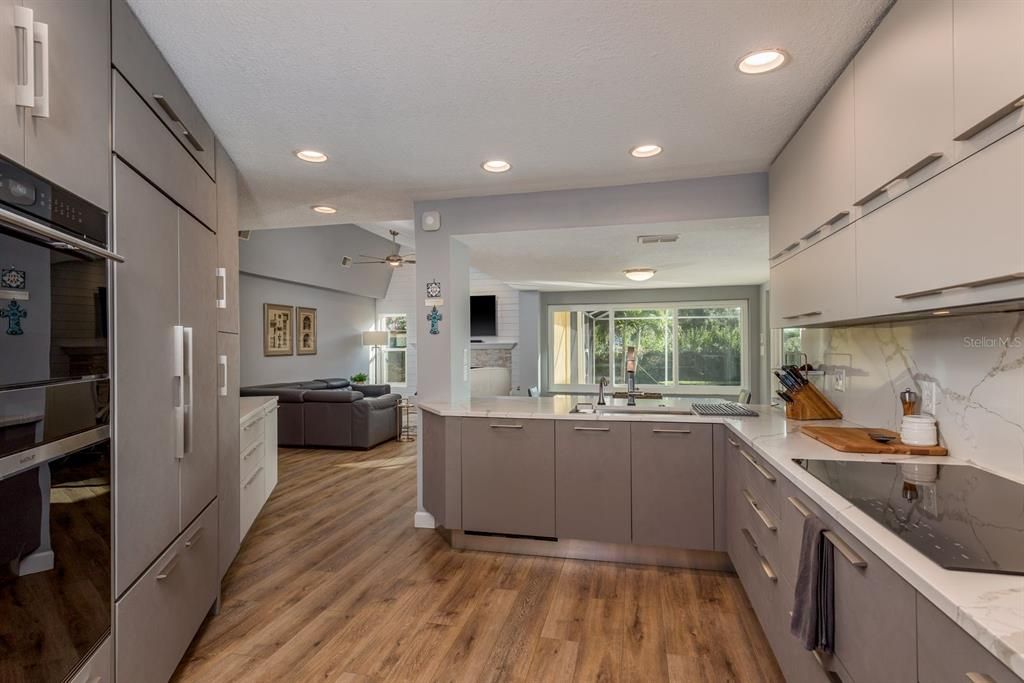 For Sale: $724,900 (4 beds, 2 baths, 2239 Square Feet)