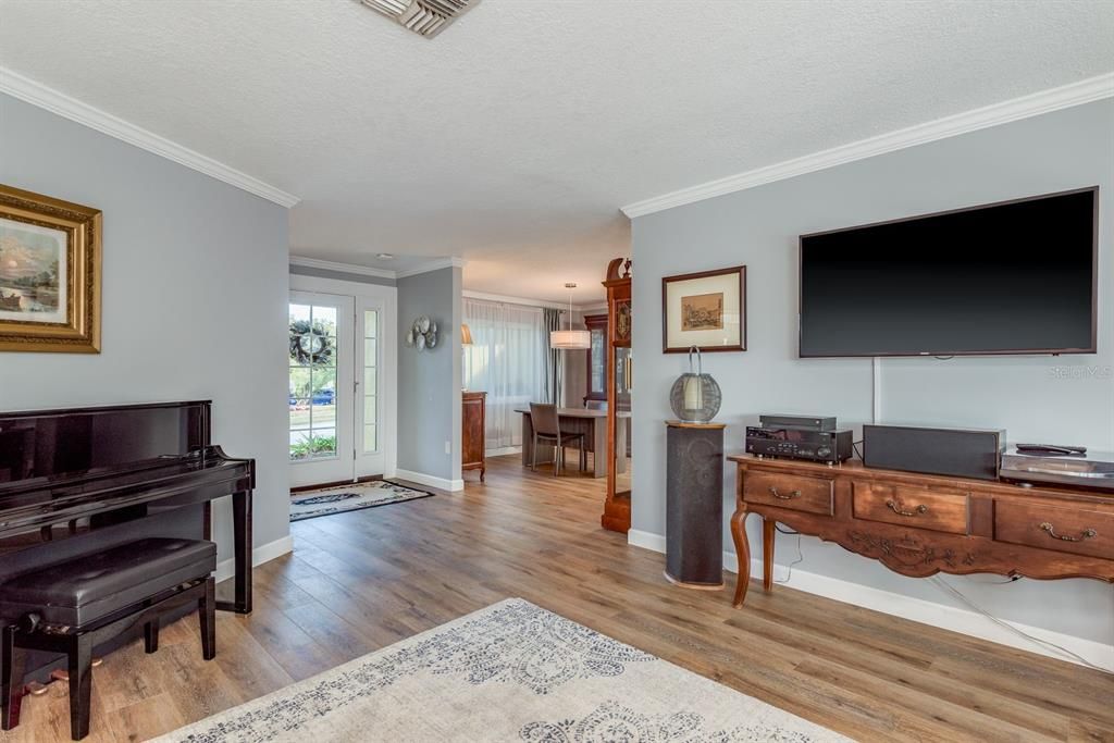 For Sale: $724,900 (4 beds, 2 baths, 2239 Square Feet)