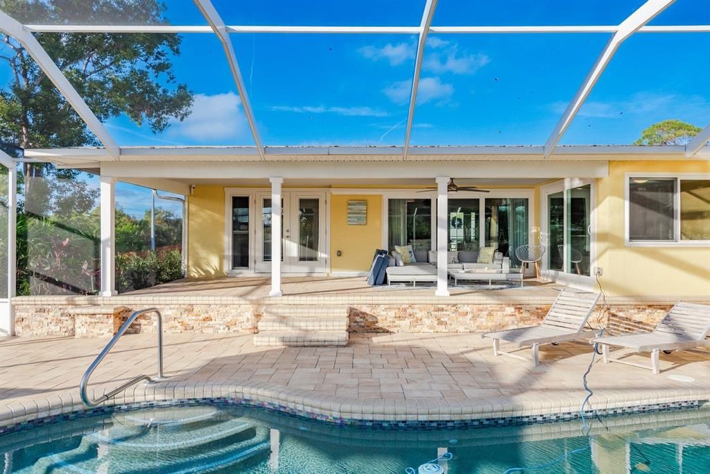 For Sale: $724,900 (4 beds, 2 baths, 2239 Square Feet)