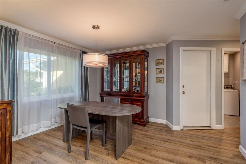 For Sale: $724,900 (4 beds, 2 baths, 2239 Square Feet)