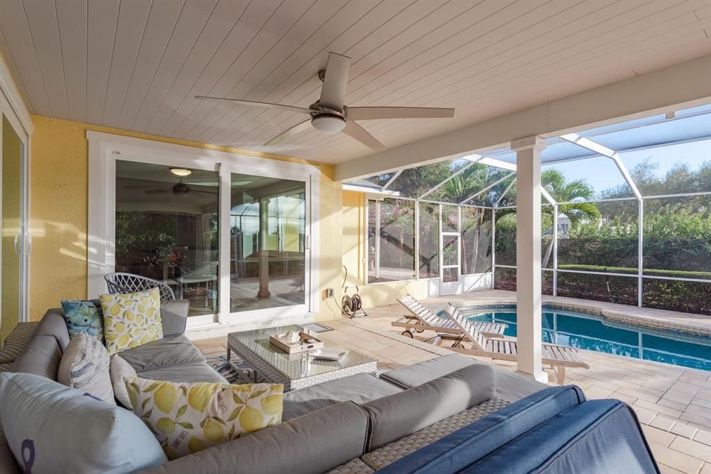 For Sale: $724,900 (4 beds, 2 baths, 2239 Square Feet)