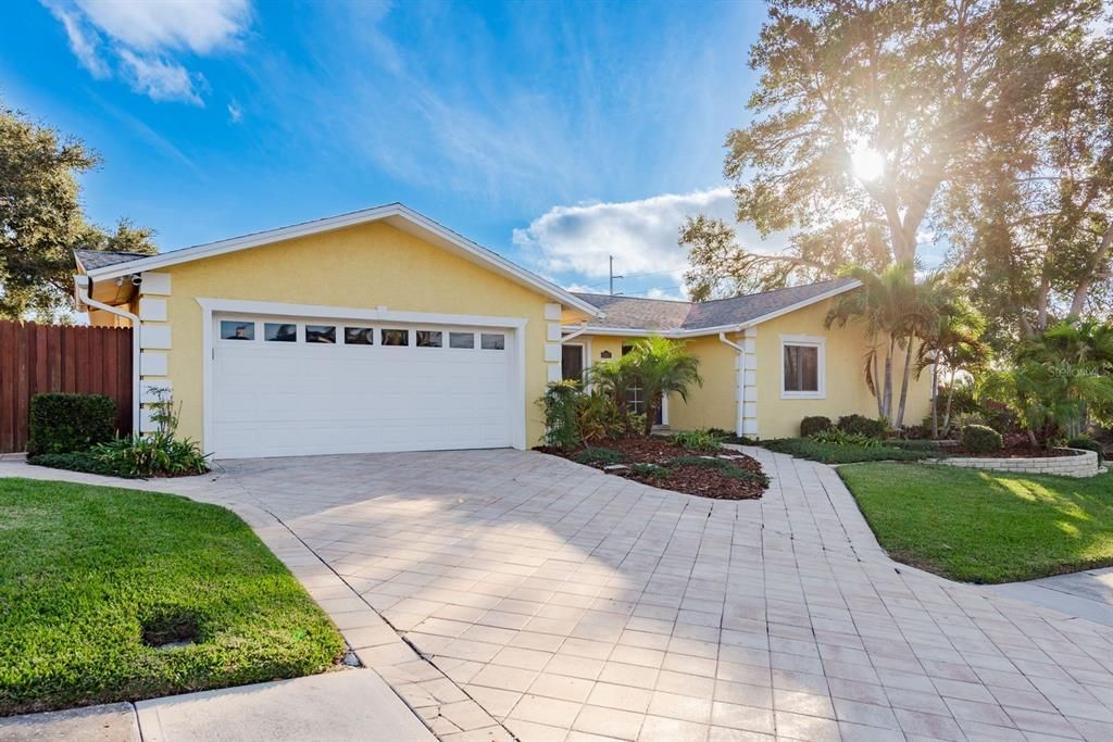 For Sale: $724,900 (4 beds, 2 baths, 2239 Square Feet)