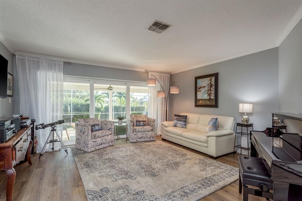 For Sale: $724,900 (4 beds, 2 baths, 2239 Square Feet)