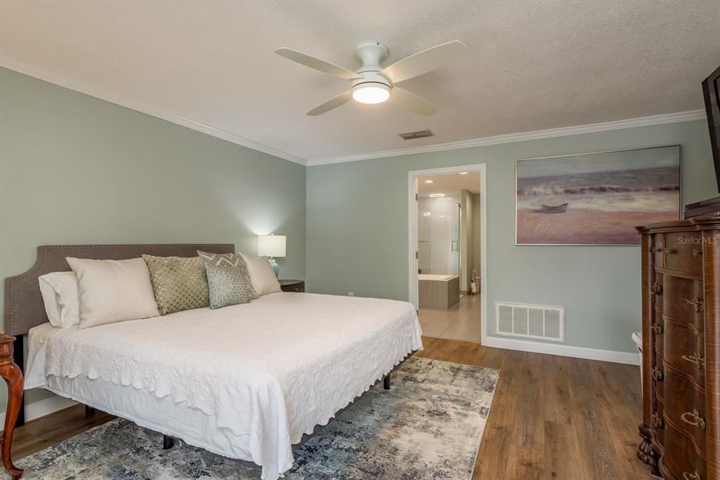 For Sale: $724,900 (4 beds, 2 baths, 2239 Square Feet)