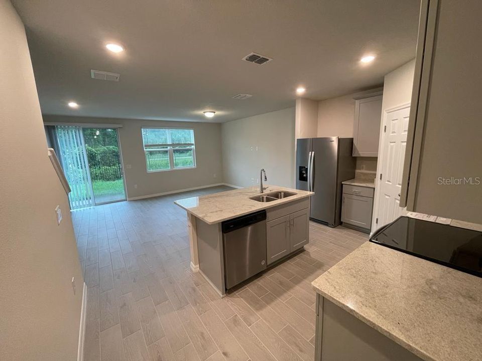 В аренду: $1,900 (3 спален, 2 ванн, 1485 Квадратных фут)