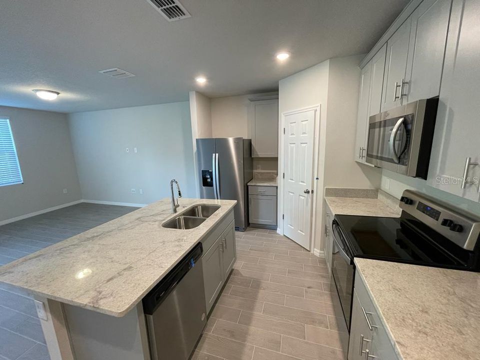 В аренду: $1,900 (3 спален, 2 ванн, 1485 Квадратных фут)