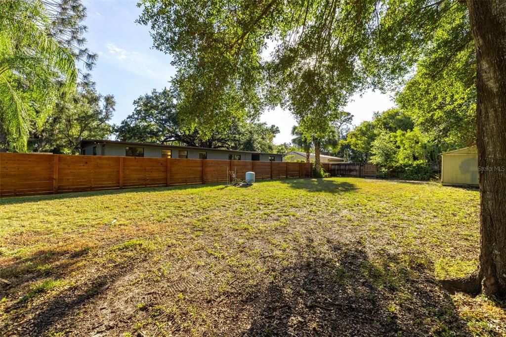 待售: $200,000 (0.14 acres)