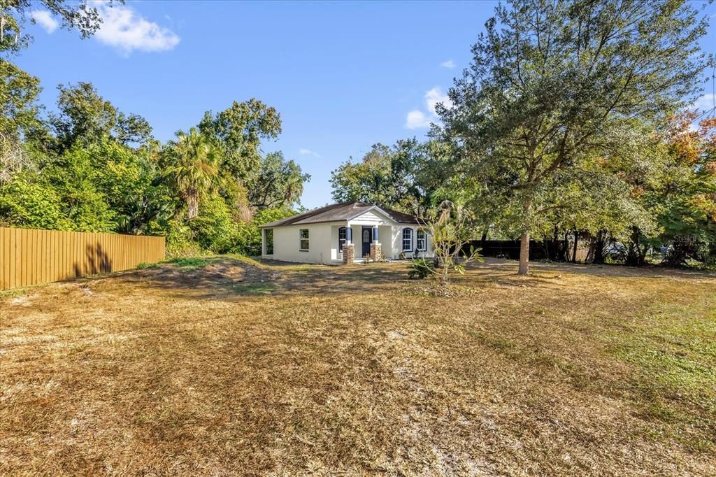 For Sale: $297,000 (2 beds, 2 baths, 1027 Square Feet)