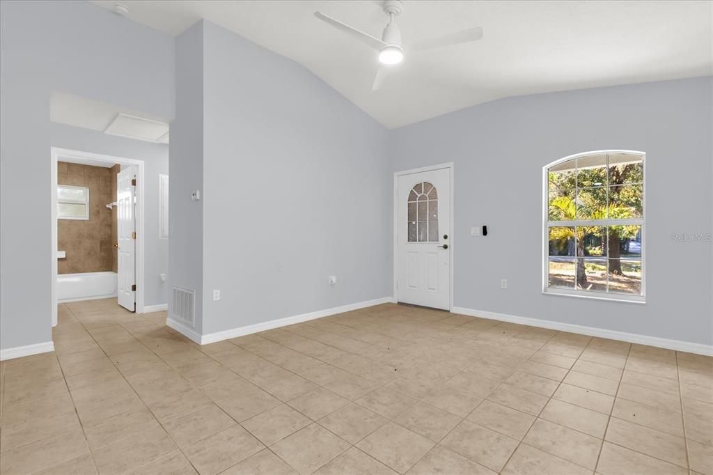 For Sale: $297,000 (2 beds, 2 baths, 1027 Square Feet)