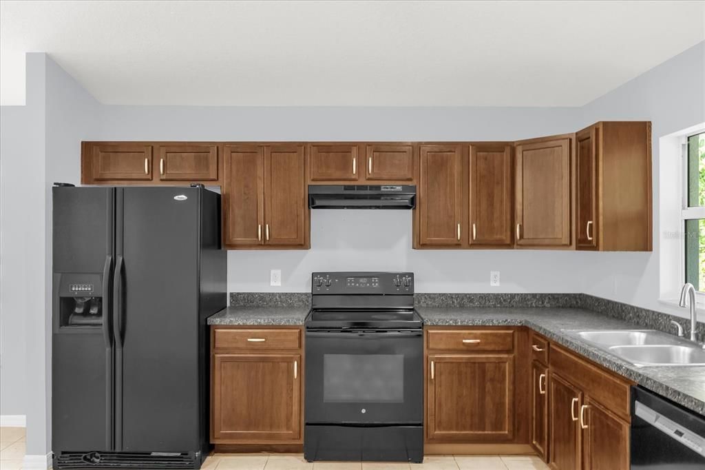 For Sale: $297,000 (2 beds, 2 baths, 1027 Square Feet)