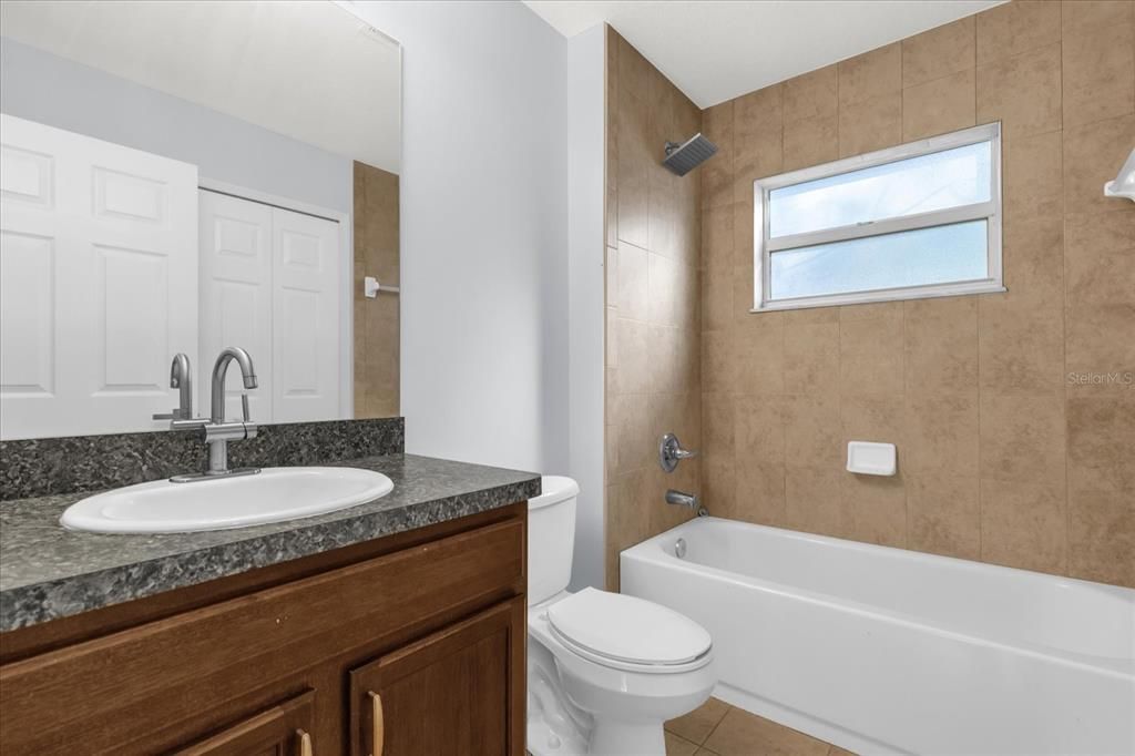 For Sale: $297,000 (2 beds, 2 baths, 1027 Square Feet)