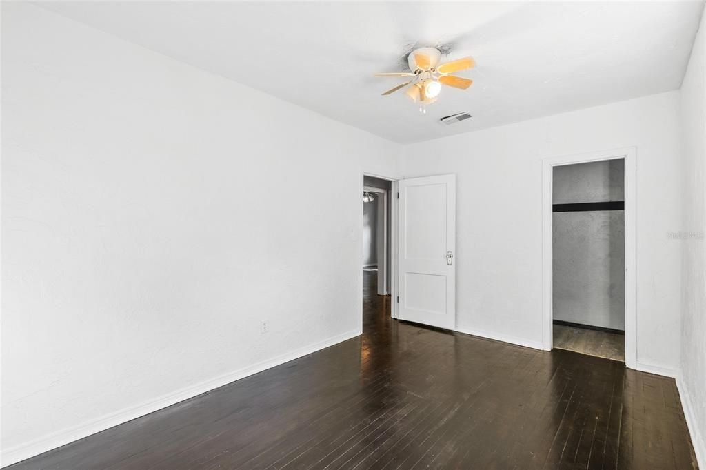 For Sale: $195,000 (3 beds, 1 baths, 1328 Square Feet)