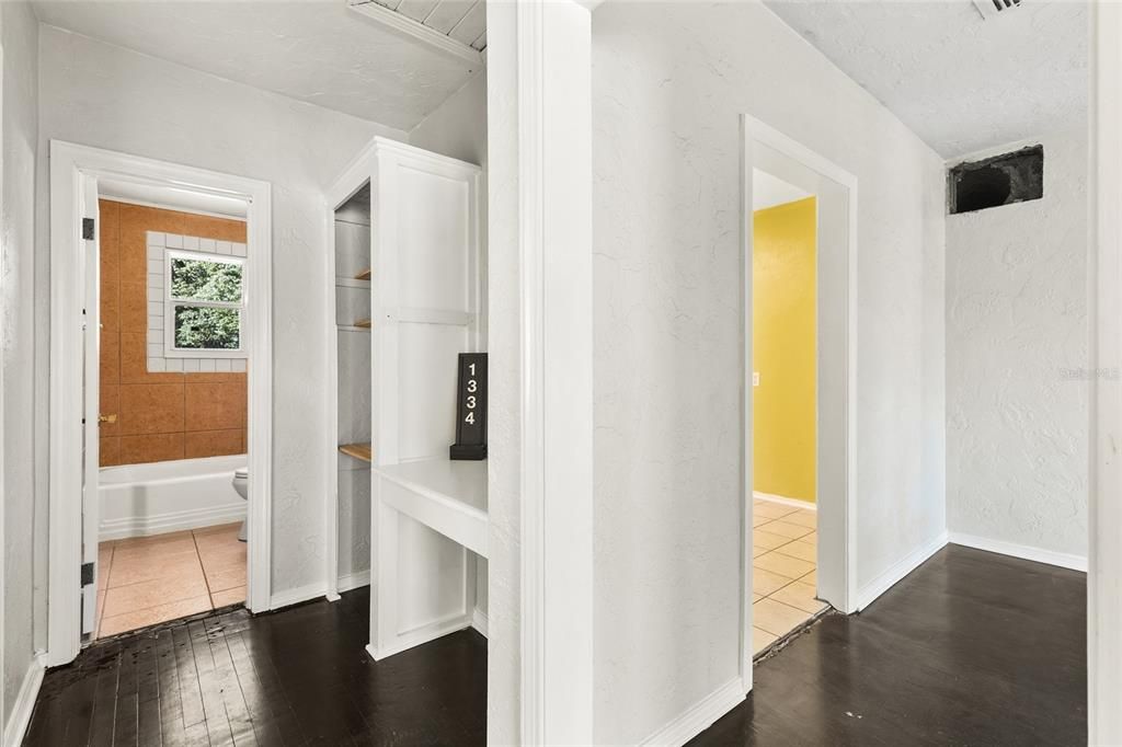 For Sale: $195,000 (3 beds, 1 baths, 1328 Square Feet)