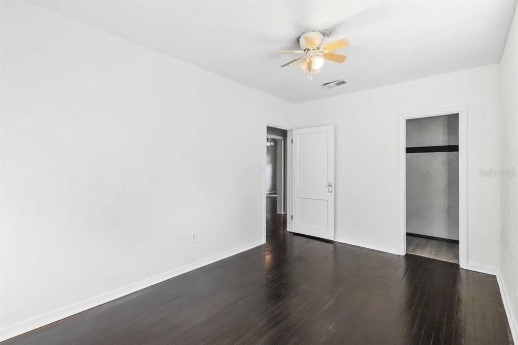 For Sale: $195,000 (3 beds, 1 baths, 1328 Square Feet)