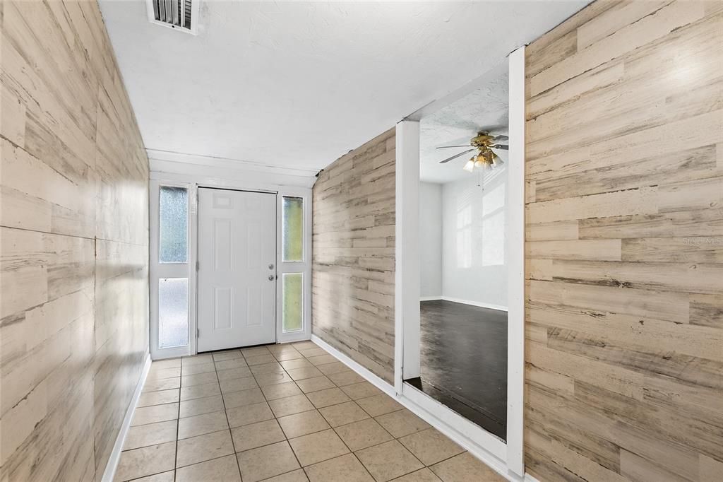 For Sale: $195,000 (3 beds, 1 baths, 1328 Square Feet)