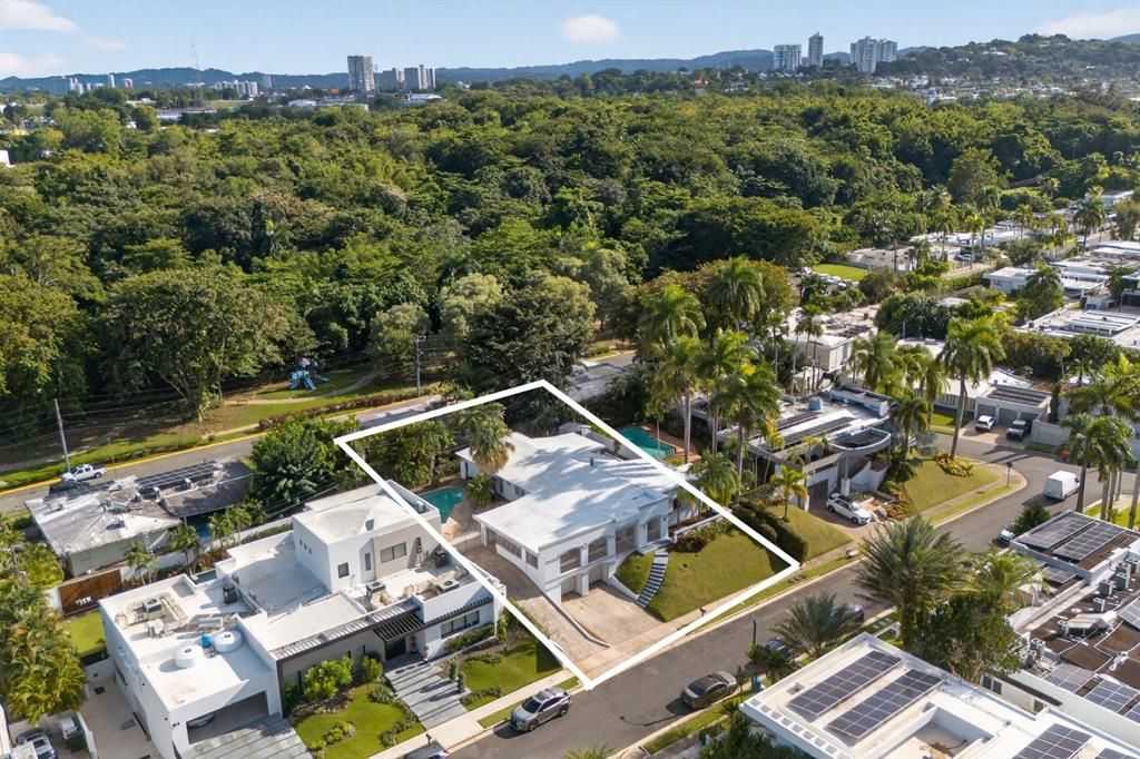 En Venta: $1,495,000 (6 camas, 4 baños, 2800 Pies cuadrados)