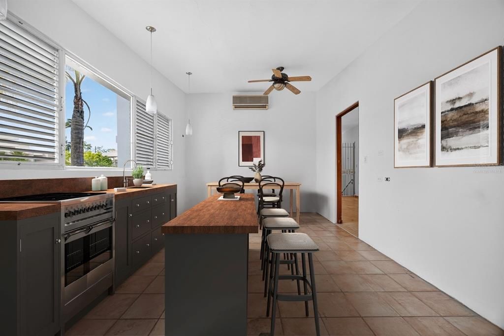 En Venta: $1,495,000 (6 camas, 4 baños, 2800 Pies cuadrados)