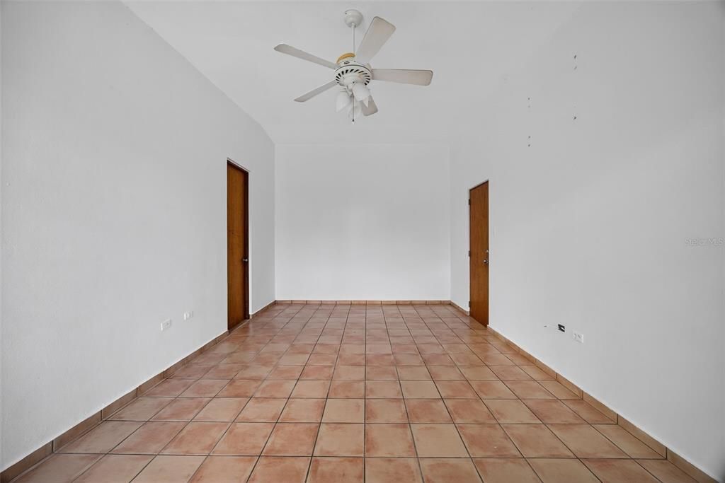 En Venta: $1,495,000 (6 camas, 4 baños, 2800 Pies cuadrados)