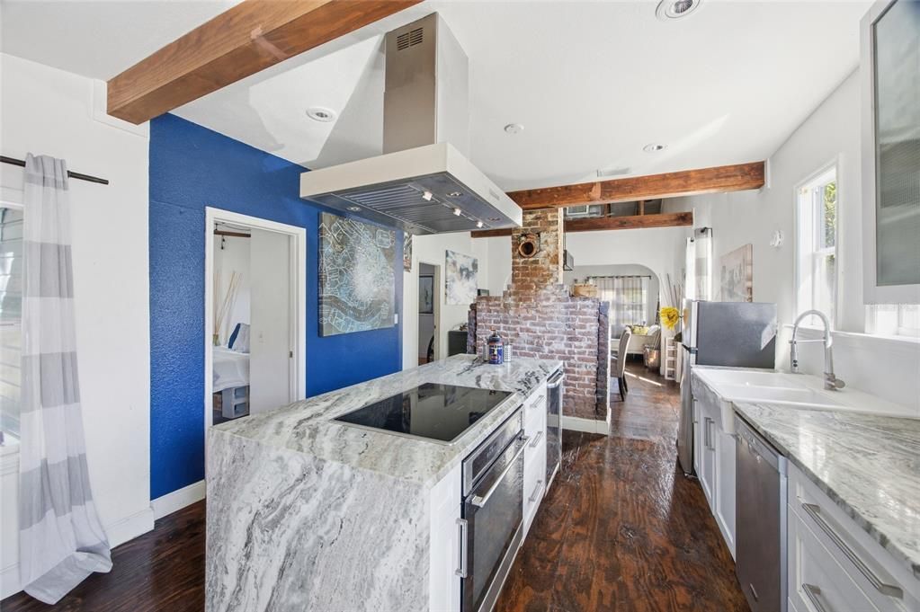 For Sale: $535,000 (3 beds, 2 baths, 1290 Square Feet)