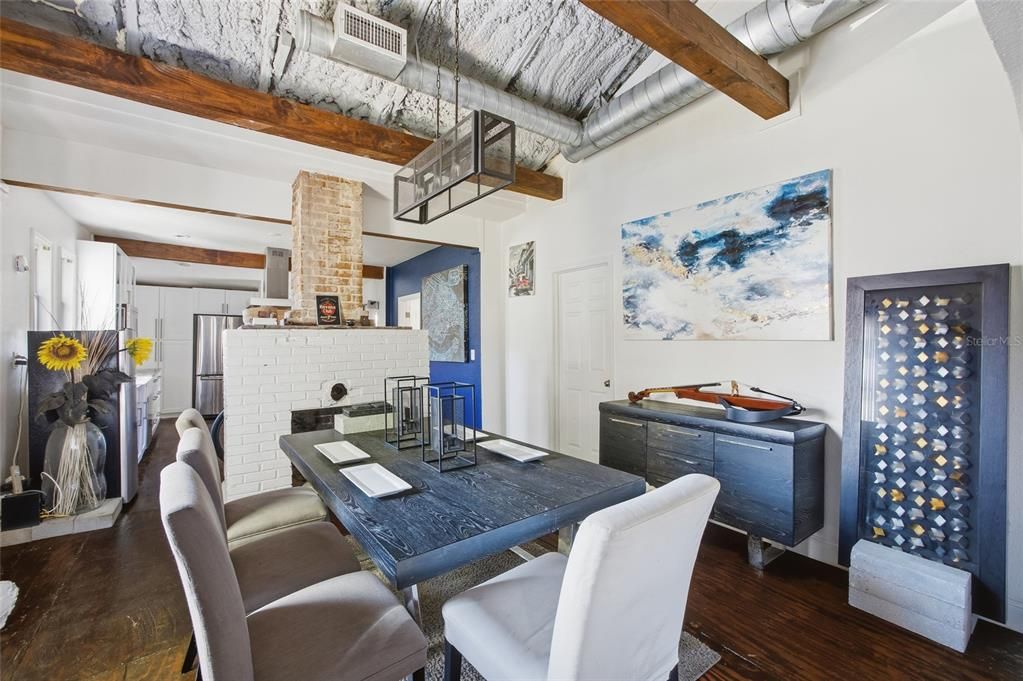 For Sale: $535,000 (3 beds, 2 baths, 1290 Square Feet)