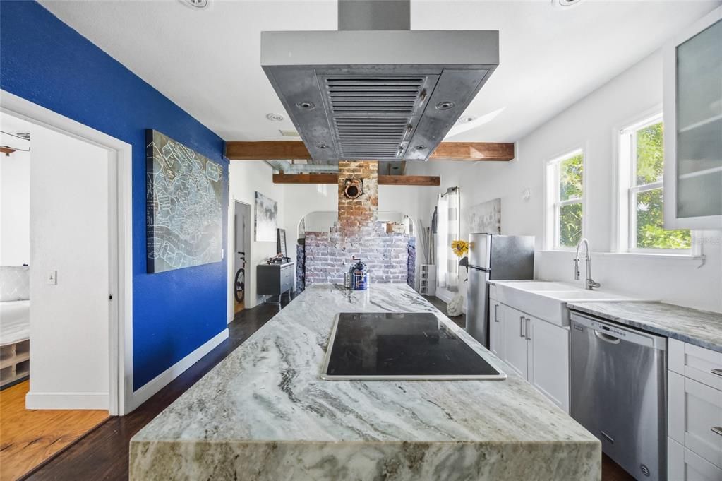 For Sale: $535,000 (3 beds, 2 baths, 1290 Square Feet)