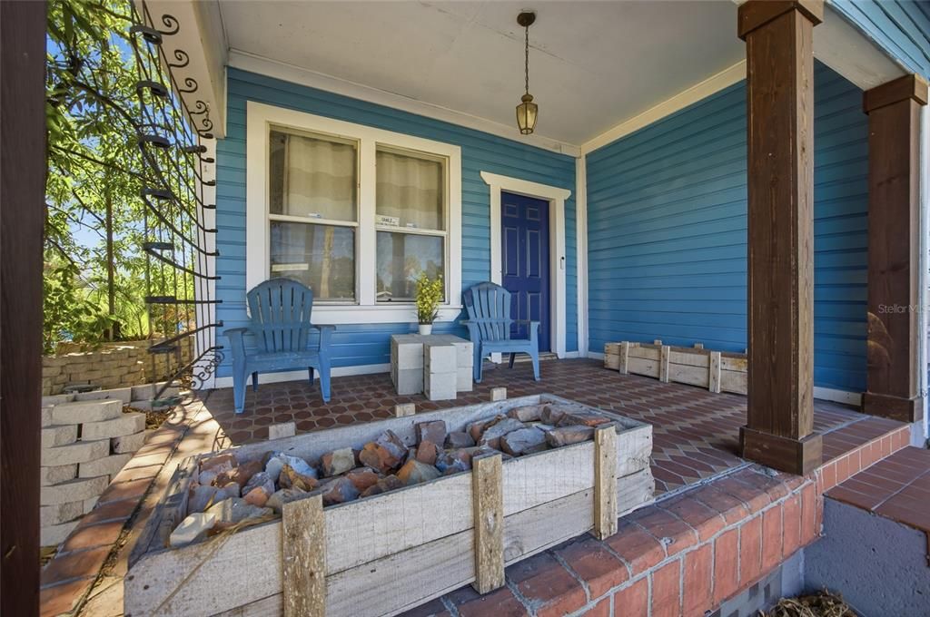 For Sale: $535,000 (3 beds, 2 baths, 1290 Square Feet)