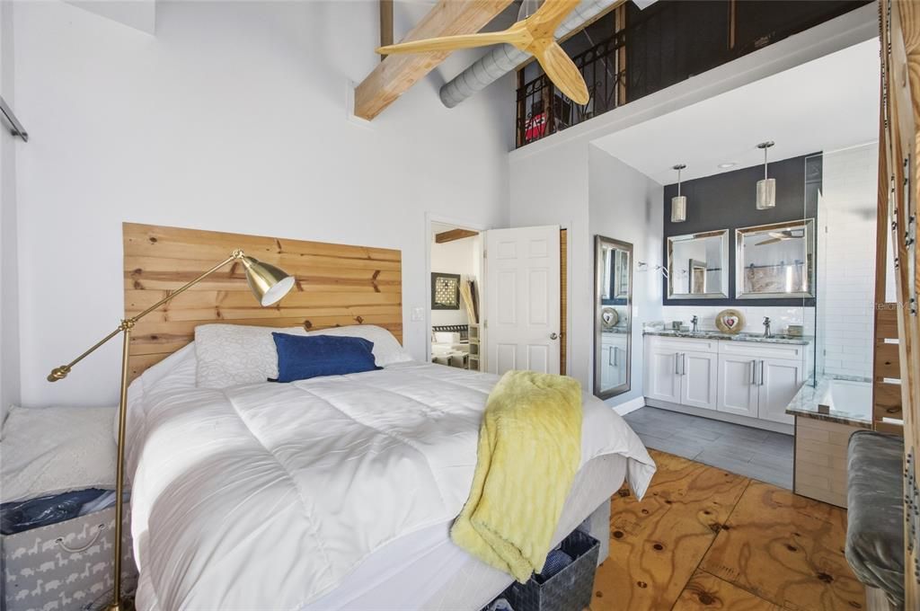 For Sale: $535,000 (3 beds, 2 baths, 1290 Square Feet)