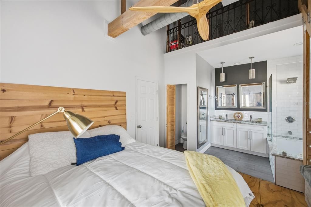 For Sale: $535,000 (3 beds, 2 baths, 1290 Square Feet)