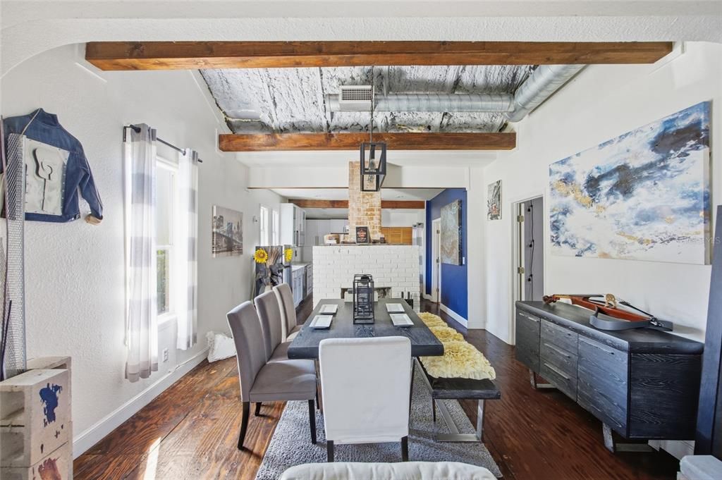 For Sale: $535,000 (3 beds, 2 baths, 1290 Square Feet)