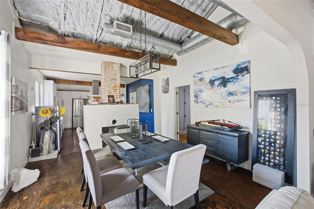 For Sale: $535,000 (3 beds, 2 baths, 1290 Square Feet)