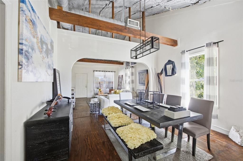 For Sale: $535,000 (3 beds, 2 baths, 1290 Square Feet)