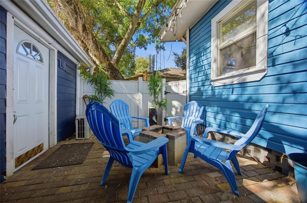 For Sale: $535,000 (3 beds, 2 baths, 1290 Square Feet)