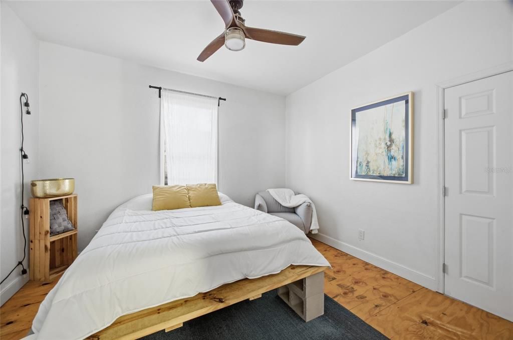 For Sale: $535,000 (3 beds, 2 baths, 1290 Square Feet)