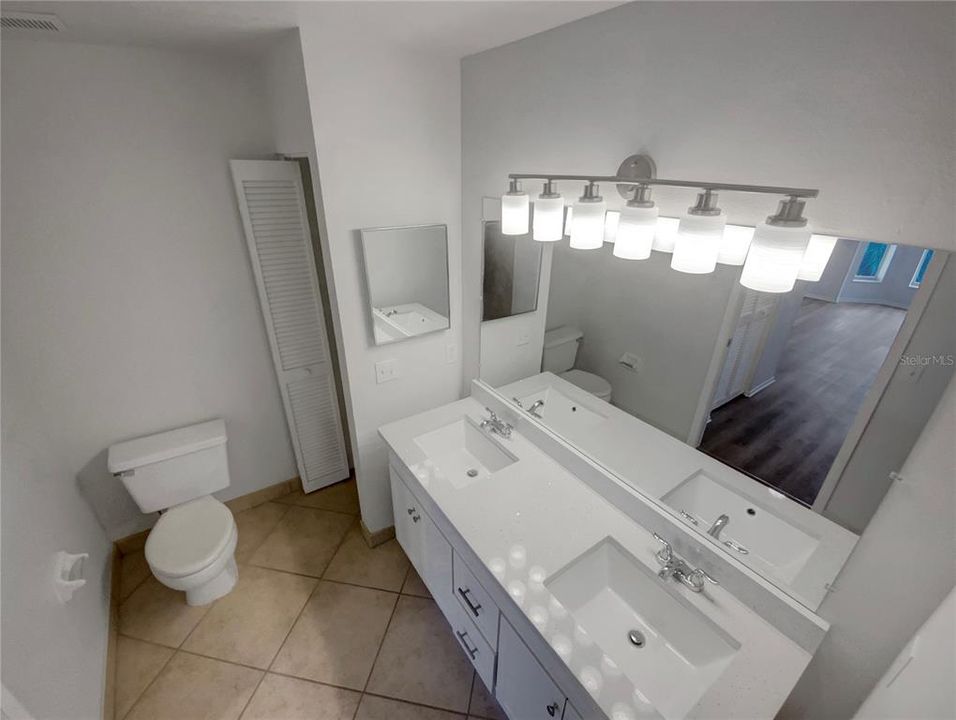 For Sale: $196,000 (2 beds, 2 baths, 1269 Square Feet)