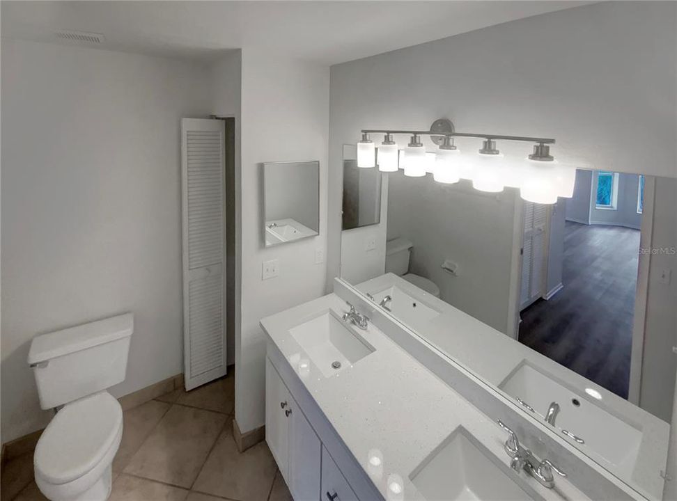 For Sale: $196,000 (2 beds, 2 baths, 1269 Square Feet)