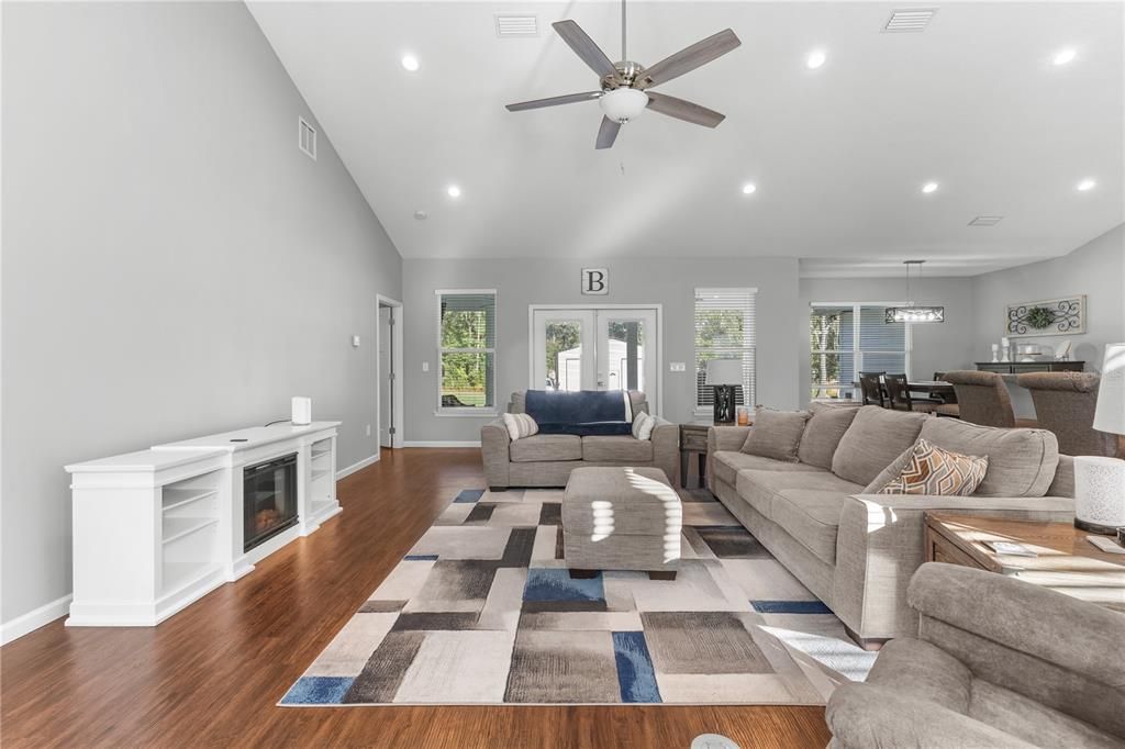 For Sale: $489,900 (3 beds, 3 baths, 1996 Square Feet)