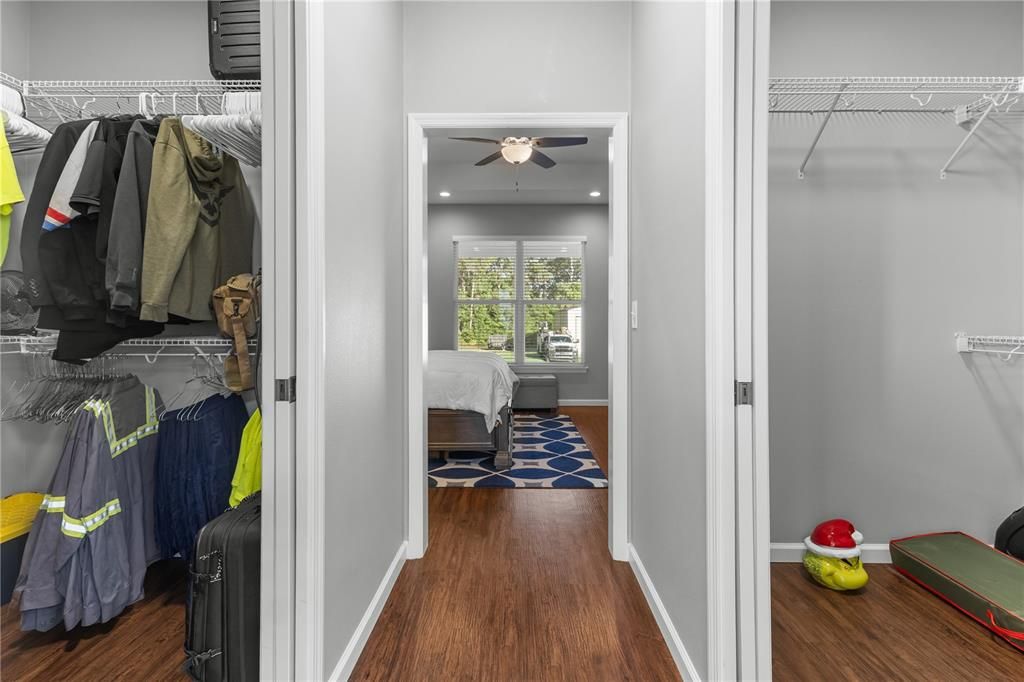 For Sale: $489,900 (3 beds, 3 baths, 1996 Square Feet)